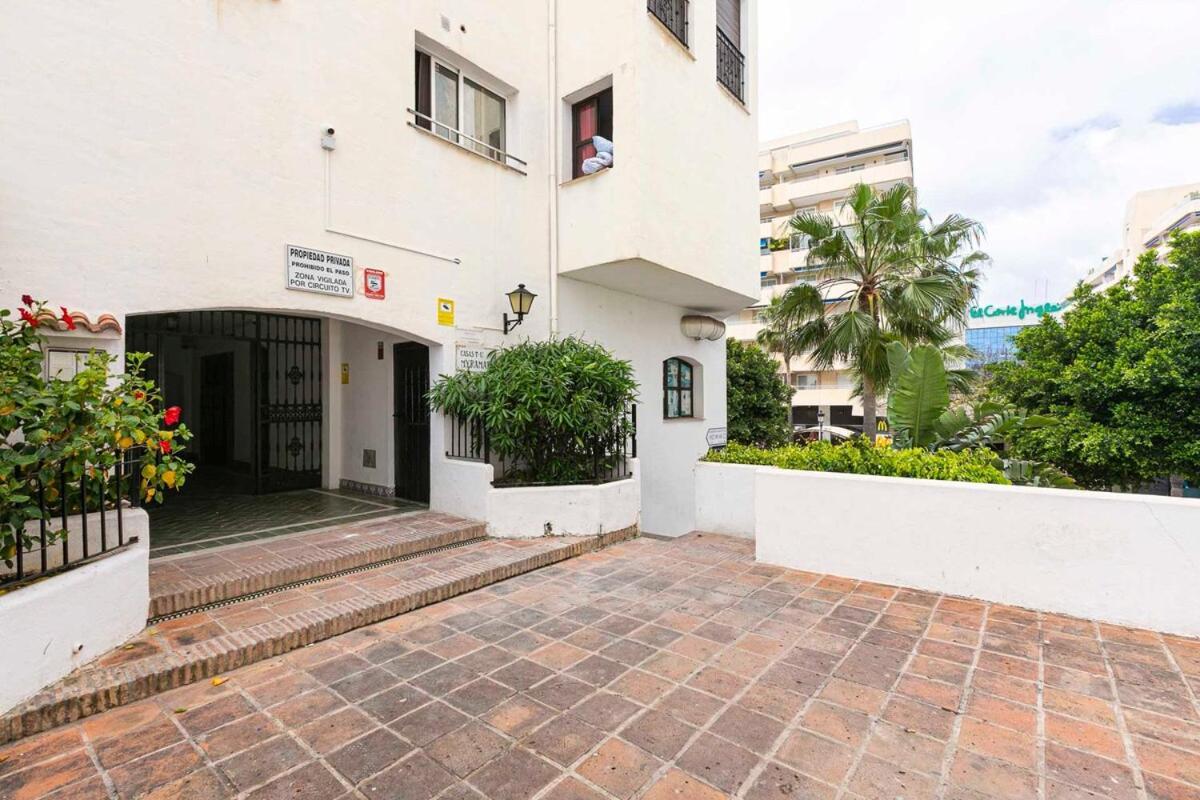 Puerto Banus, Seaviews, One Bedroom * Marbella